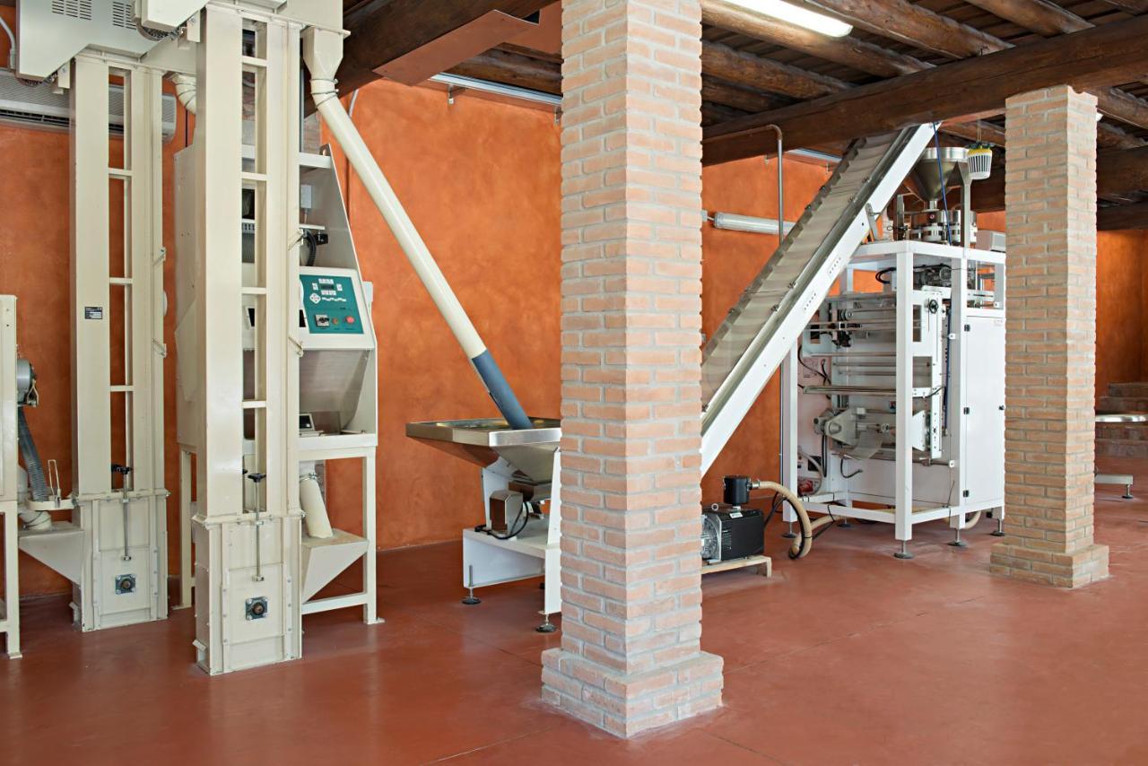 Agriturismo Lecolombare ノガローレ・ロッカ エクステリア 写真